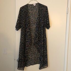 Lularoe Feather Shirley Size Small